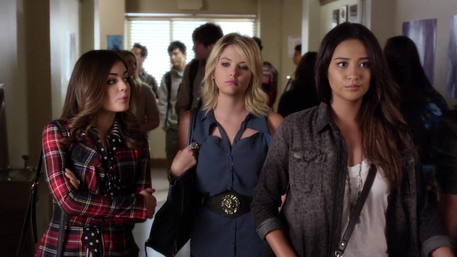 Watch Pretty Little Liars Season 3 Online | Stream TV Shows | Stan