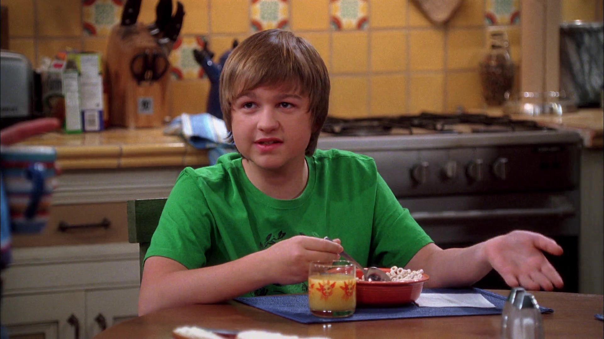 Watch Two and a Half Men Season 6 Online | Stream TV Shows | Stan