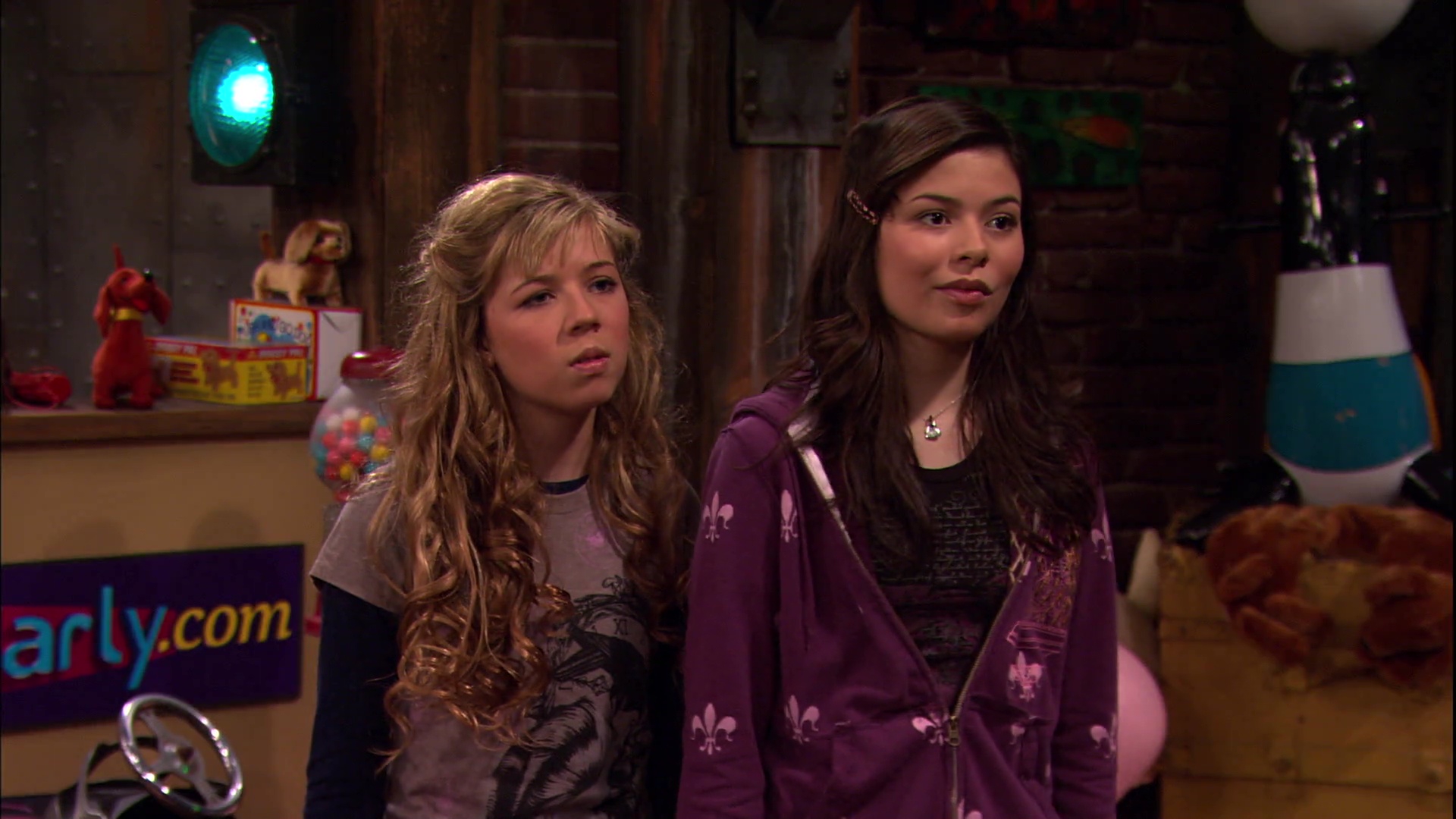 Watch iCarly Online | Stream Seasons 1-6 Now | Stan