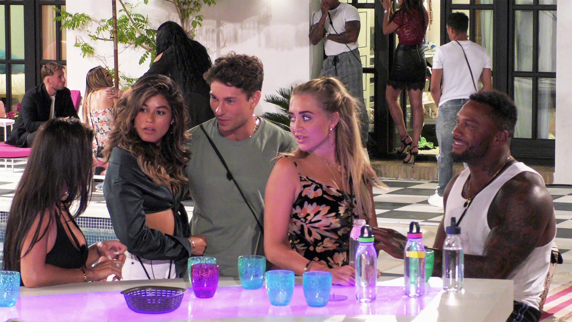 Watch Celebrity Ex on the Beach Online | Stream Seasons 1-2 Now | Stan